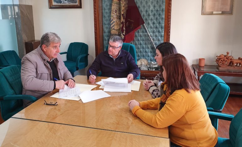 El Ayuntamiento de Guadix firma un convenio de colaboración con la Asociación Andaluza de Cuevas Turísticas