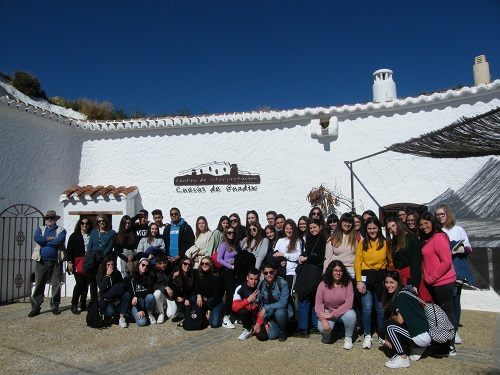 Estudiantes Italianos de Intercambio Lingüístico visitan el Centro de Interpretación Cuevas de Guadix