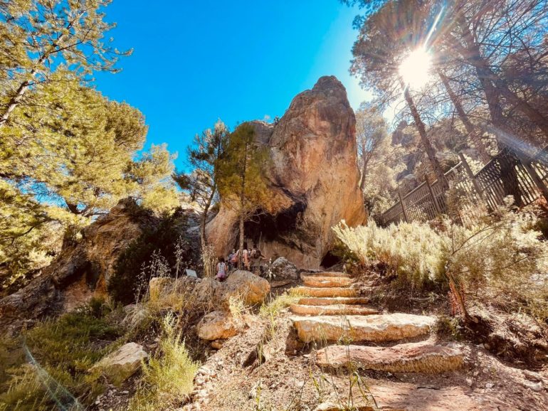 Huéscar inagura el Yacimiento de la Piedra del Letrero