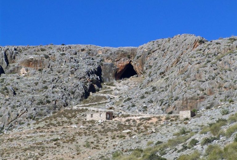 Darro ofrecerá en su primer sendero señalizado la posibilidad de disfrutar de un recorrido por el entorno de este municipio que atesora un rico pasado Paleolítico.